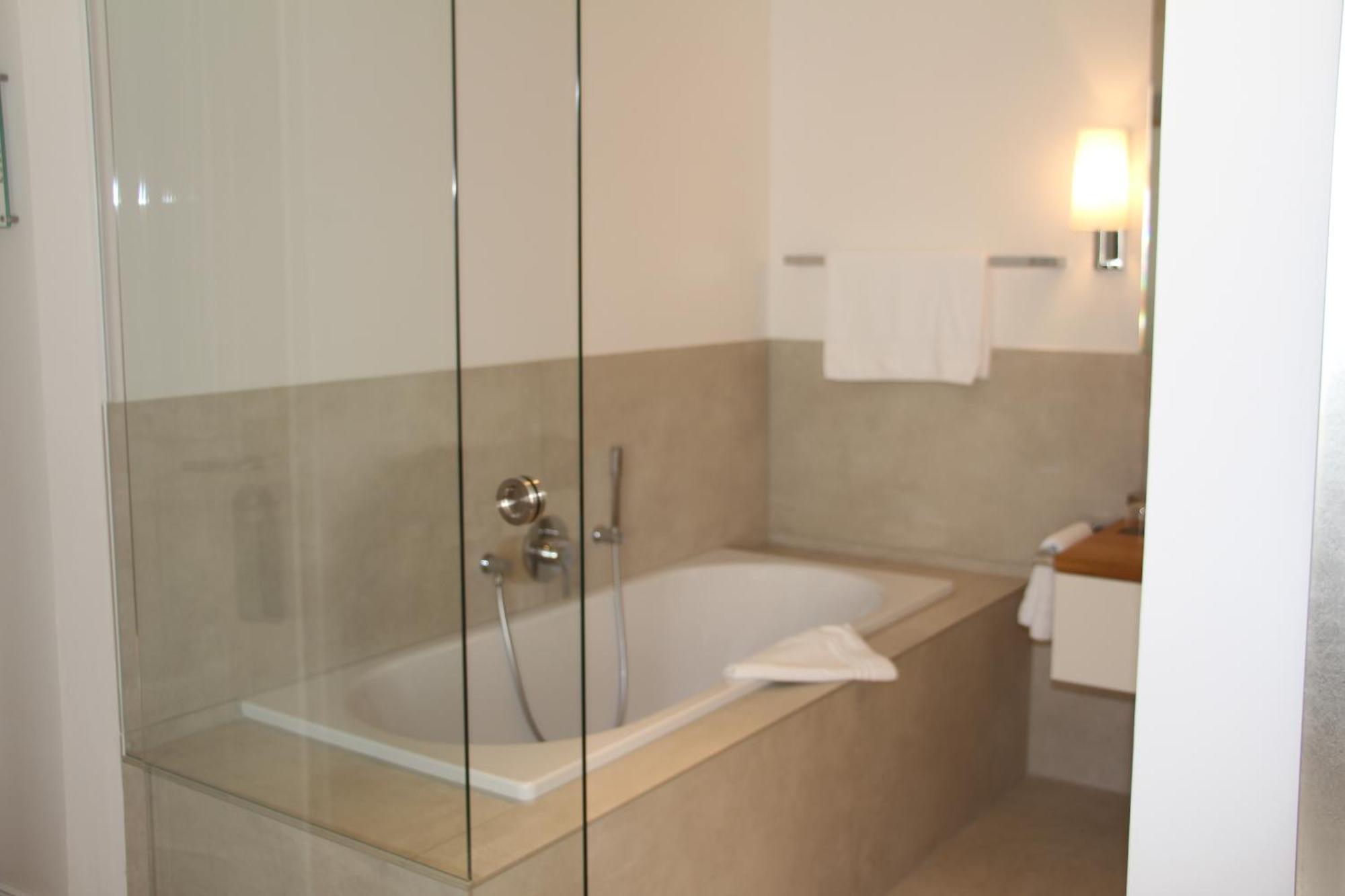 Hotel Schloss Dyck Juchen Номер фото